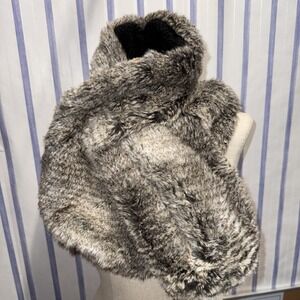 Stella & Dot 3-Way Reversible Faux-Fur Scarf Wrap